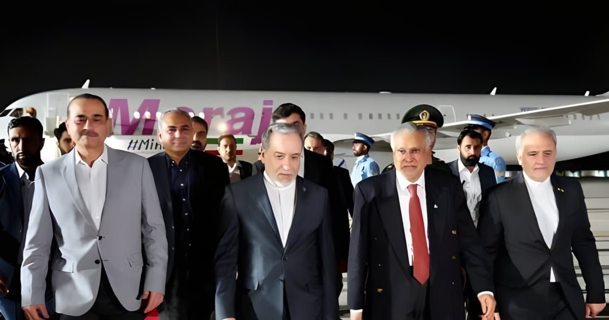 Araghchi visits Islamabad and Muscat before landing in Russia