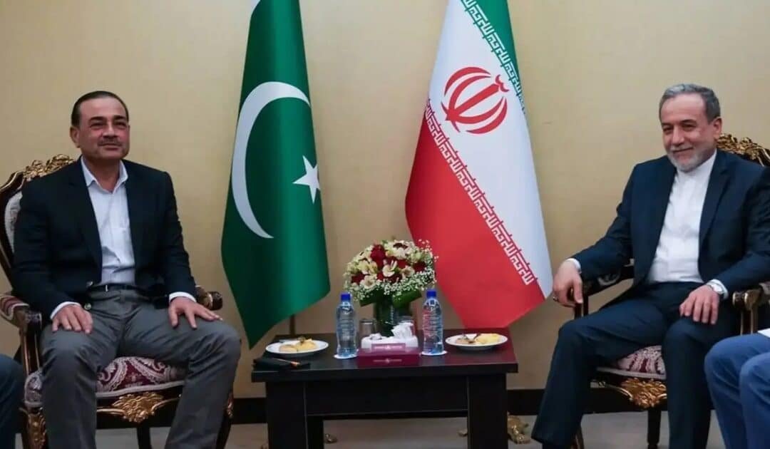  CDF Asim Munir meets Iranian FM Araghchi in Islamabad