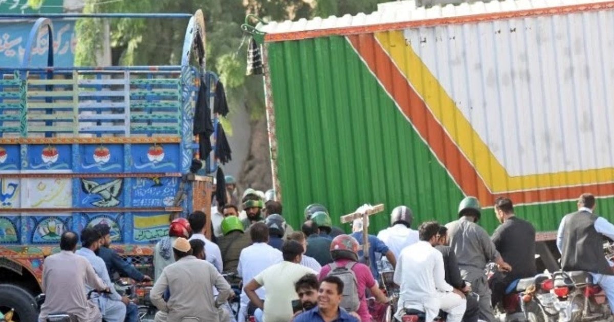 Security lockdown triggers essential shortages in Twin Cities as transport ban holds