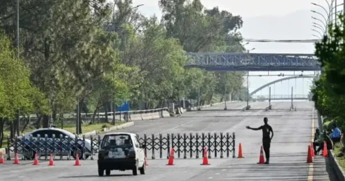 Traffic restrictions around the Serena Hotel and Red Zone have been lifted - Ishaq Dar