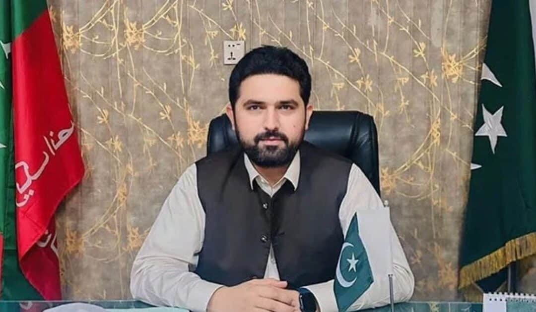 KP Chief Minister holds consultations for major Islamabad protest to seek Imran Khan’s release