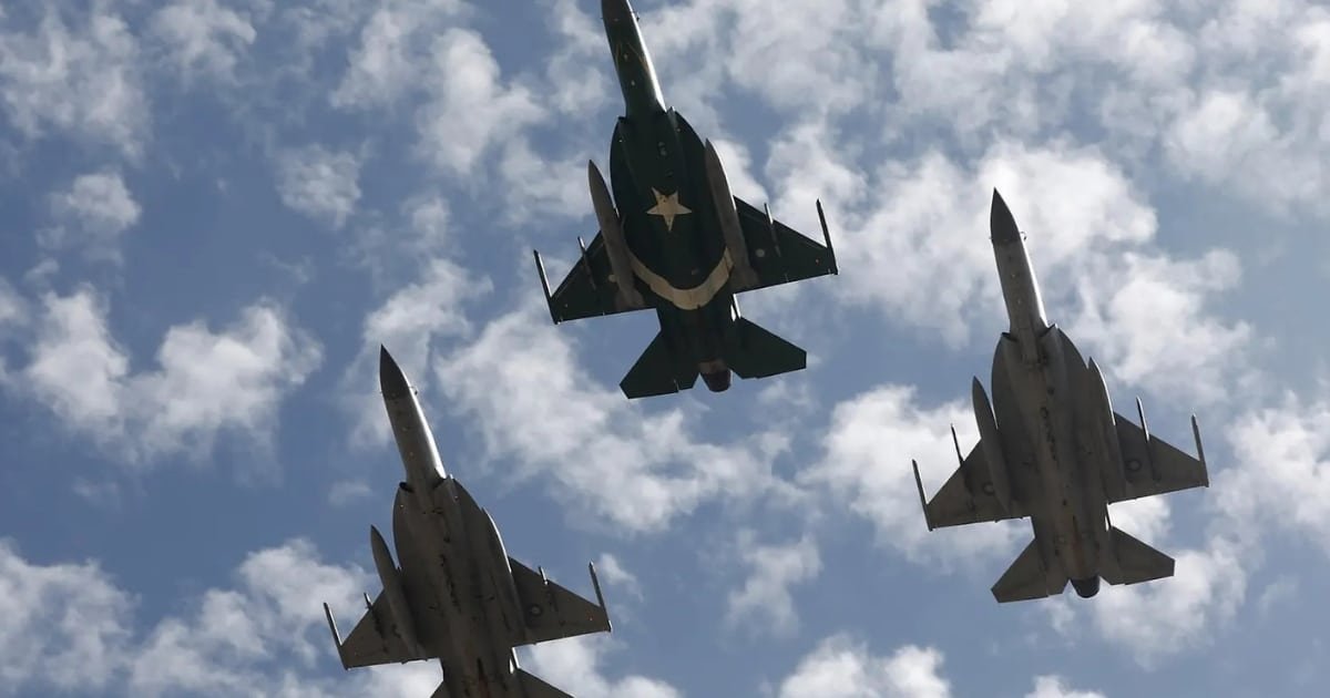 PAF fighter jets light up Islamabad skies for Marka-i-Haq anniversary
