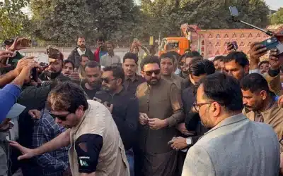 KP CM Afridi threatens National Assembly sit-in if denied meeting with Imran Khan