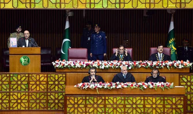 President summons Senate and National Assembly on June 5 for federal budget sessions