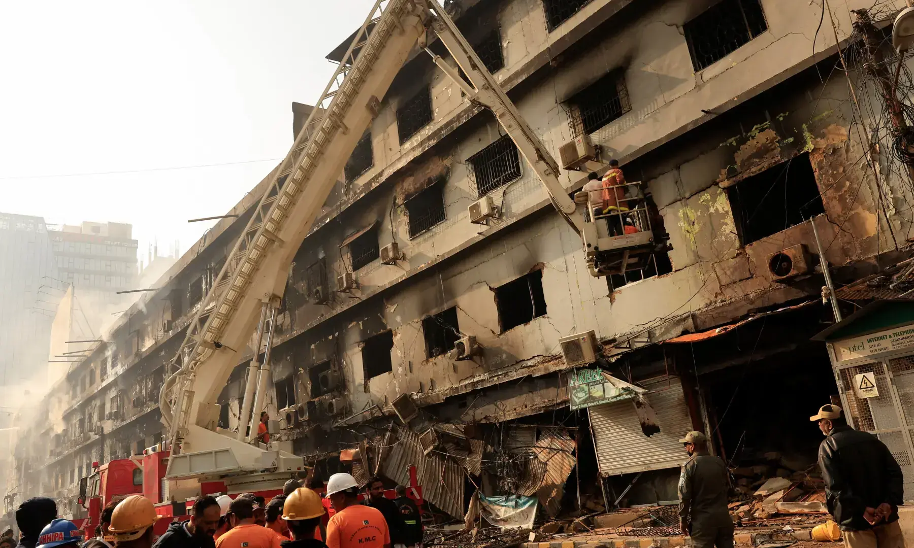 Interim Bail Granted to Underage Boy and Four Others in Karachi’s Deadly Gul Plaza Blaze Case