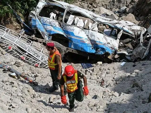 Over 40 Dead, 8 Injured as Peshawar-Bound Bus Plunges into Mountain Ravine Near Balochistan-KP Border