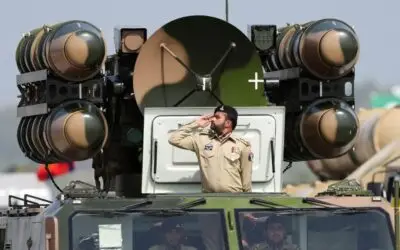 Pakistan and Kuwait Discuss Expanded Defense Pact Tied to Energy Cooperation