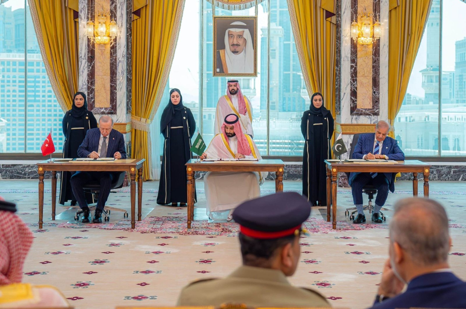 Makkah Defense Pact Draws Global Attention, Reshapes Regional Alliances Makkah Defense Pact Draws Global Attention, Reshapes Regional Alliances